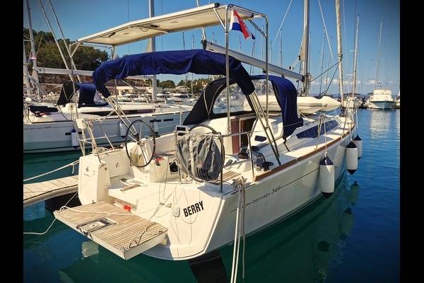 Sun Odyssey 349 (Berry)