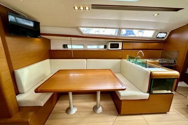 Sun Odyssey 449 (Hallyday)